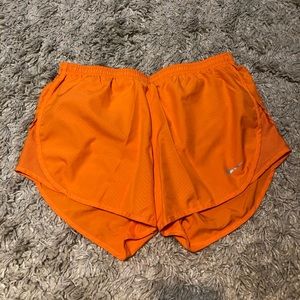 Nike women’s dry tempo shorts